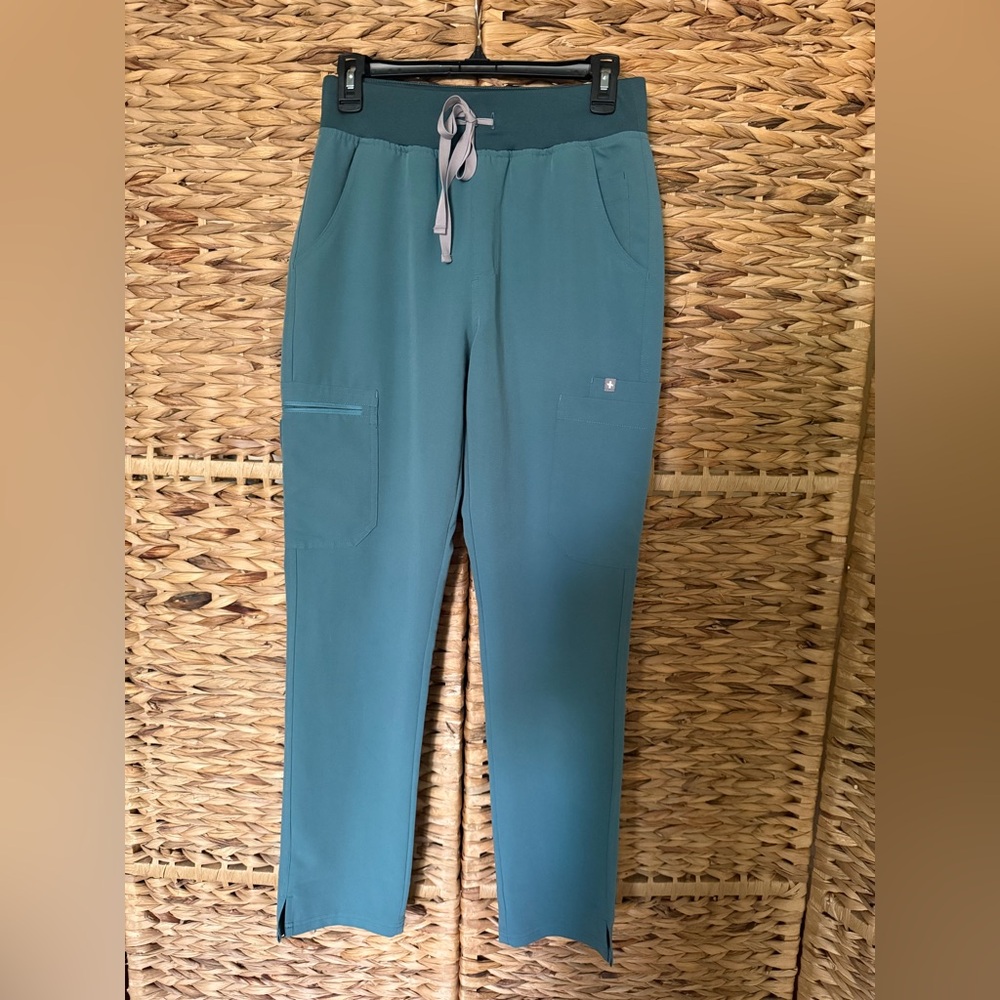 Figs Women's Hydrogen Straight Leg Pants. Like New!